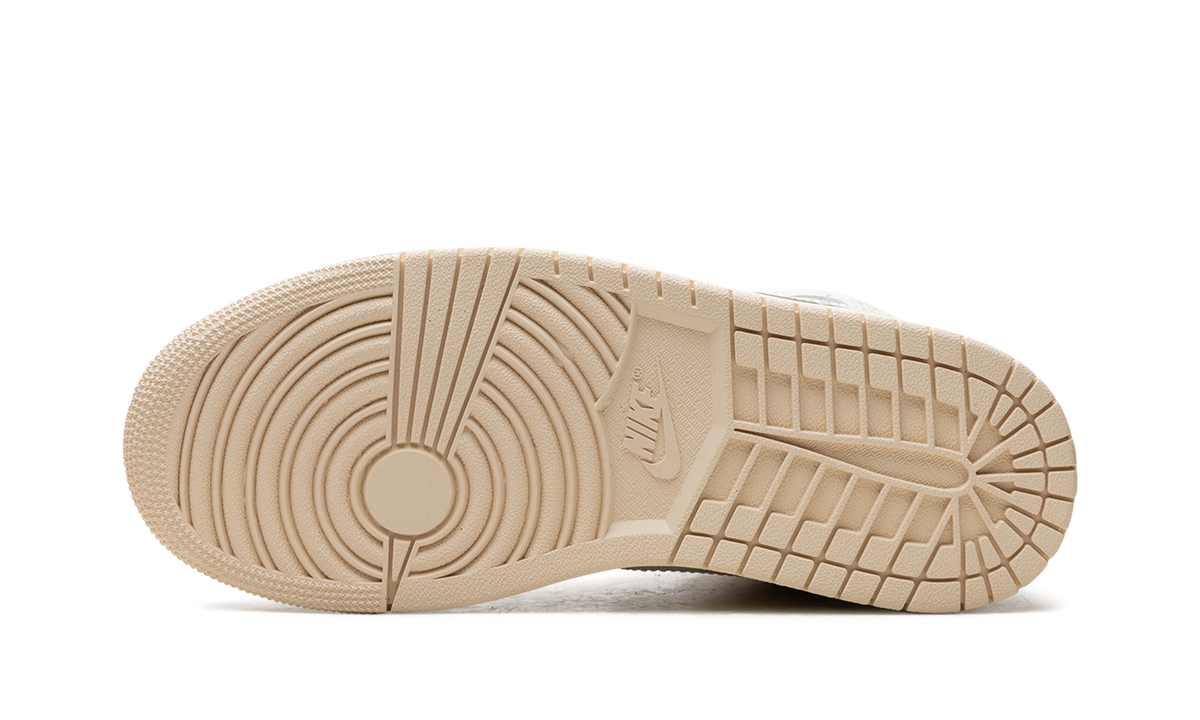 Air Jordan 1 WMNS White / Light Tan BQ6472 201
