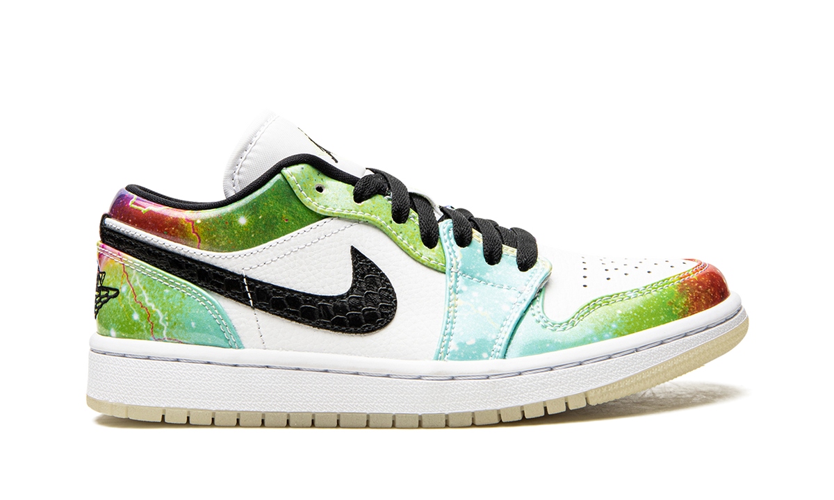 Air Jordan 1 Low WMNS Galaxy CW7310 909
